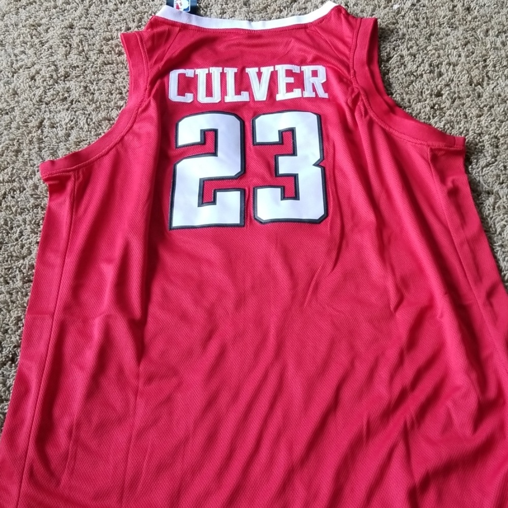 Basketball jerseys - Picture 2 of 4